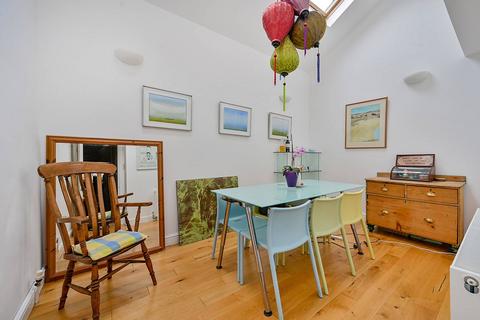 undefined, Langford Close, Acton, London, W3