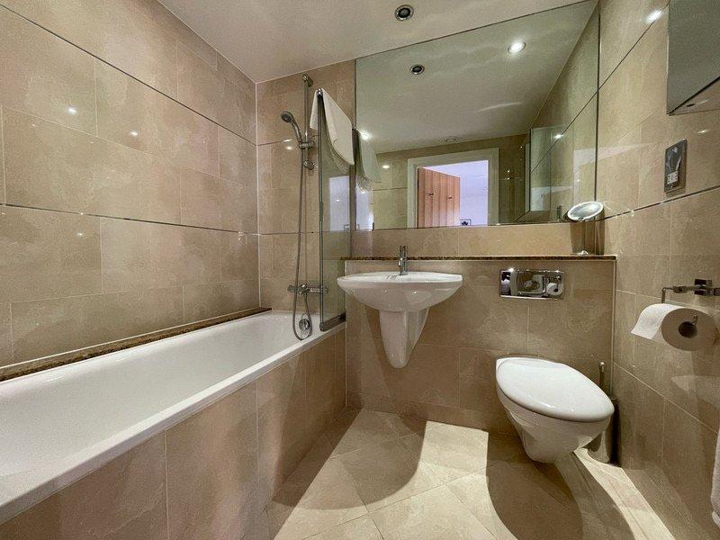 Master En-Suite