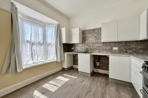 2 bedroom flat for sale, Woodville Road, Bexhill On Sea, TN39