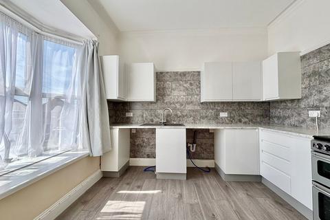 2 bedroom flat for sale, Woodville Road, Bexhill On Sea, TN39