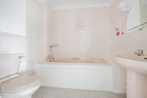 2 bedroom retirement property for sale, Queen Street, Arundel