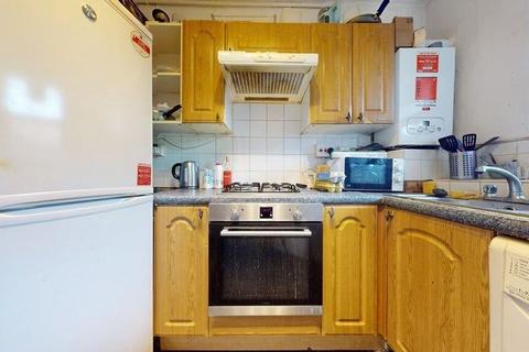 4 bedroom flat to rent, Hornby House,Clayton Street, LONDON, SE11