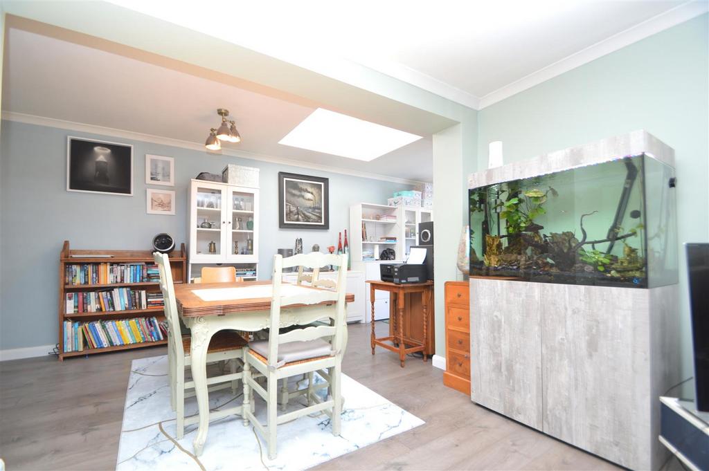 Dining Area to snug/ study