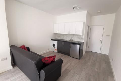 undefined, Avondale Road, Luton, Bedfordshire