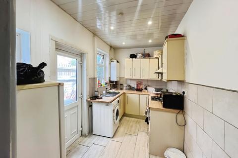2 bedroom terraced house for sale, Bolton Road, Leicester