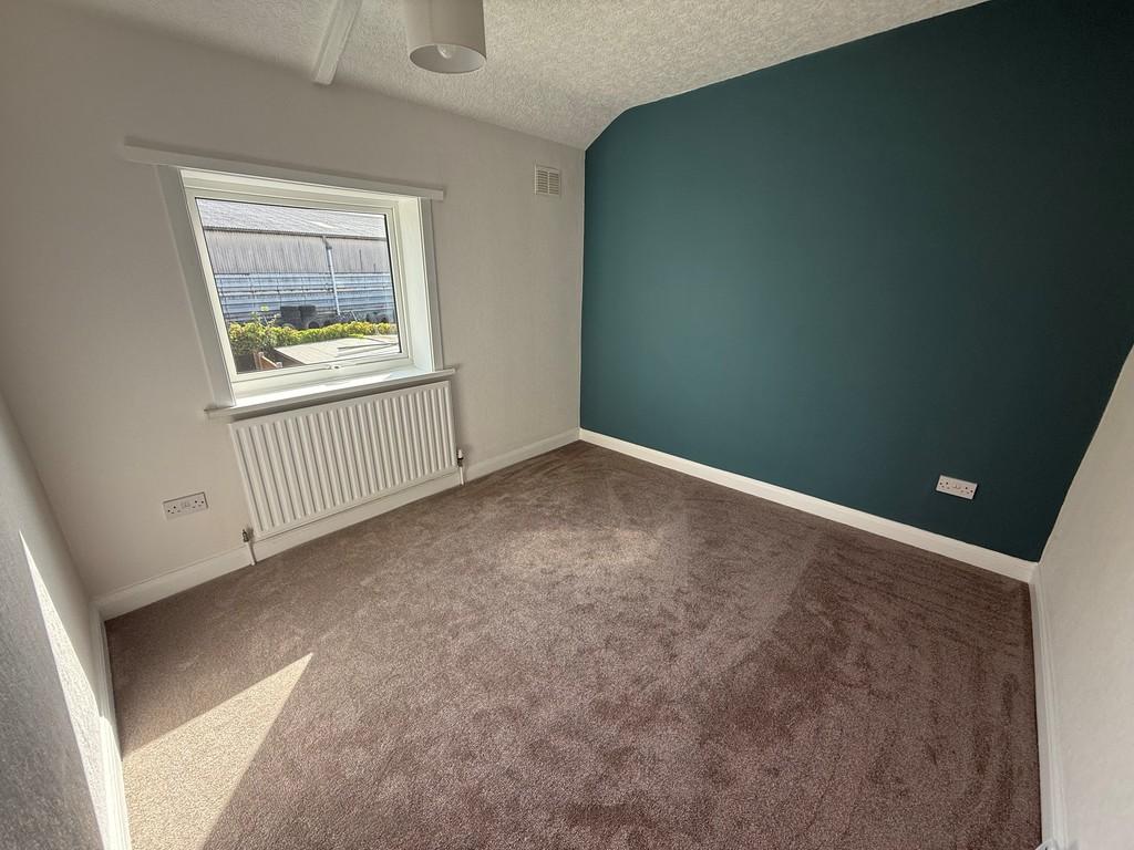 Second bedroom 1