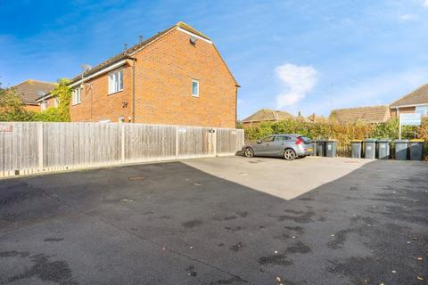 2 bedroom terraced house for sale, Shorts Avenue, Bedford MK42