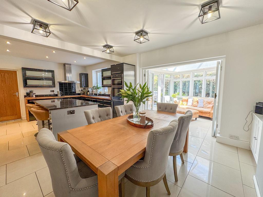 Breakfast kitchen open plan
