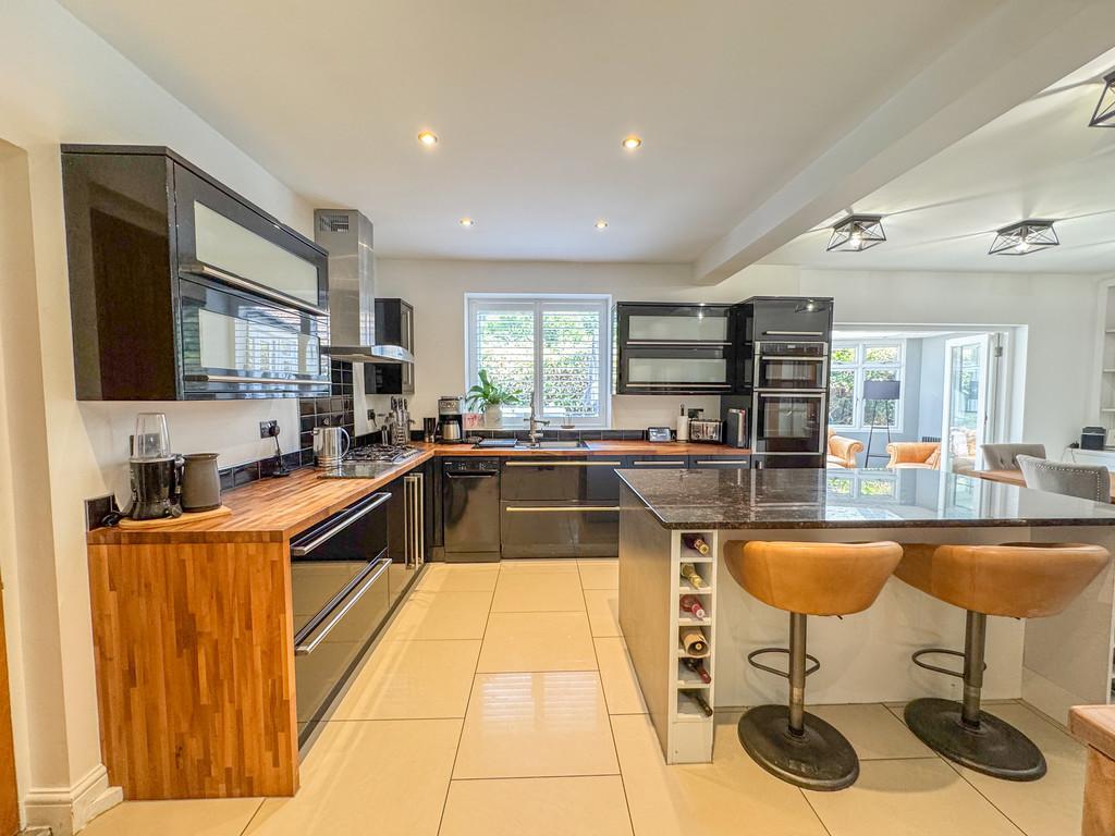 Kitchen area 1