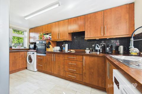 3 bedroom semi-detached house for sale, Withington Green, Leigh