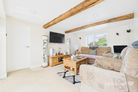 3 bedroom semi-detached house for sale, Withington Green, Leigh