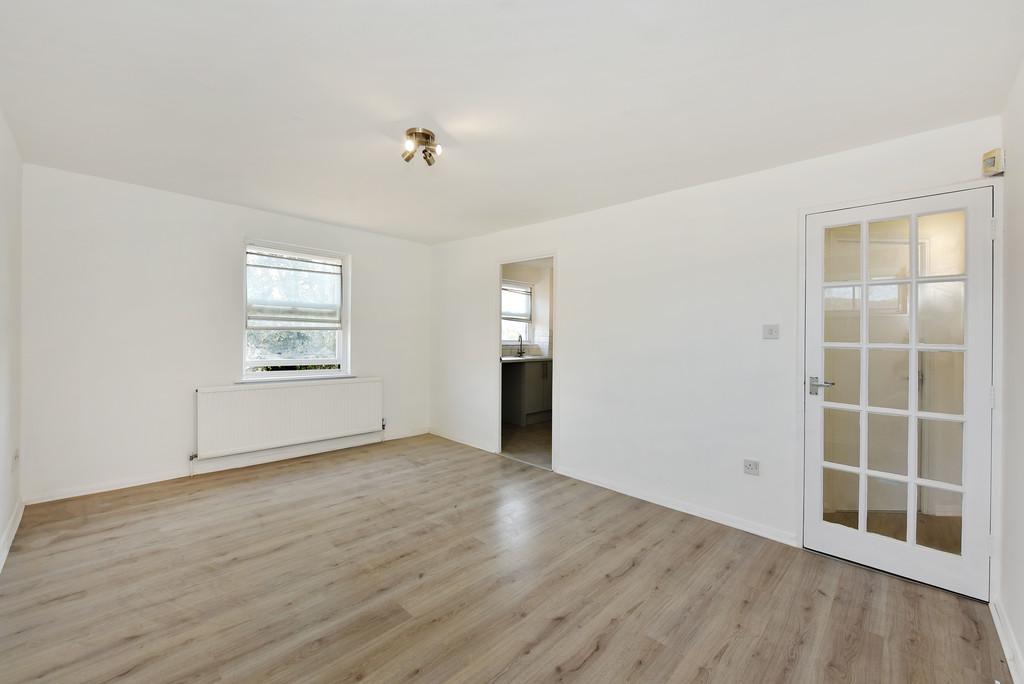 66 Edmestone Close (3)