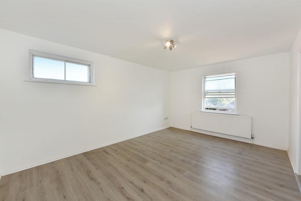 66 Edmestone Close (2)
