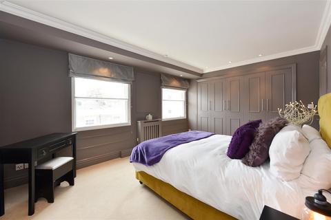 2 bedroom flat to rent, Erskine House, 59 Davies Street, Mayfair, W1