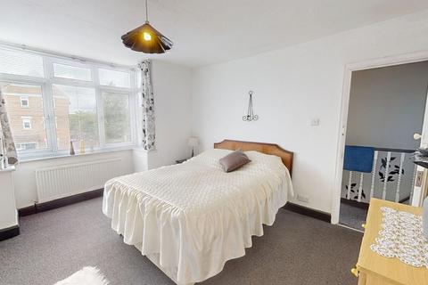 1 bedroom in a house share to rent, Ingram Road, Thornton Heath CR7