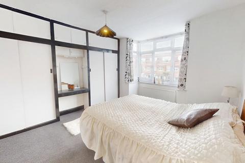 1 bedroom in a house share to rent, Ingram Road, Thornton Heath CR7