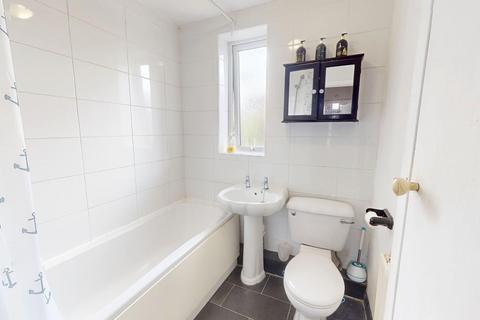 1 bedroom in a house share to rent, Ingram Road, Thornton Heath CR7