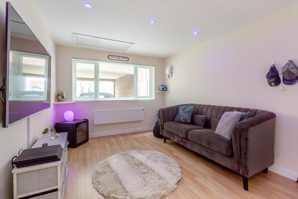 8659646-interior18