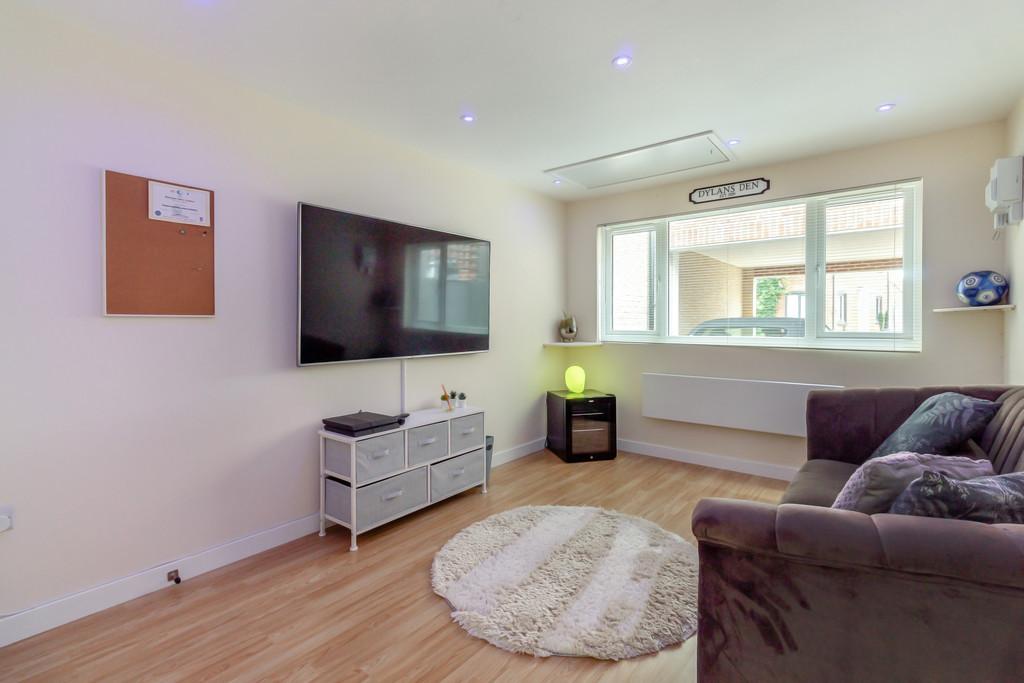 8659646-interior17