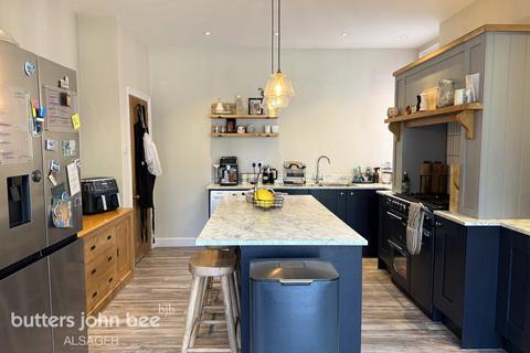 4 bedroom semi-detached house for sale, Sandbach Road North, Alsager