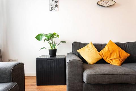 1 bedroom flat for sale, New Park Road, Brixton, London, SW2