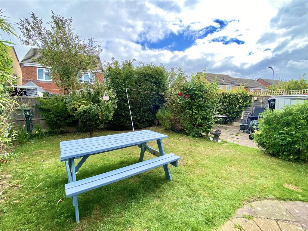 7 Barkstone dr-3.jpg