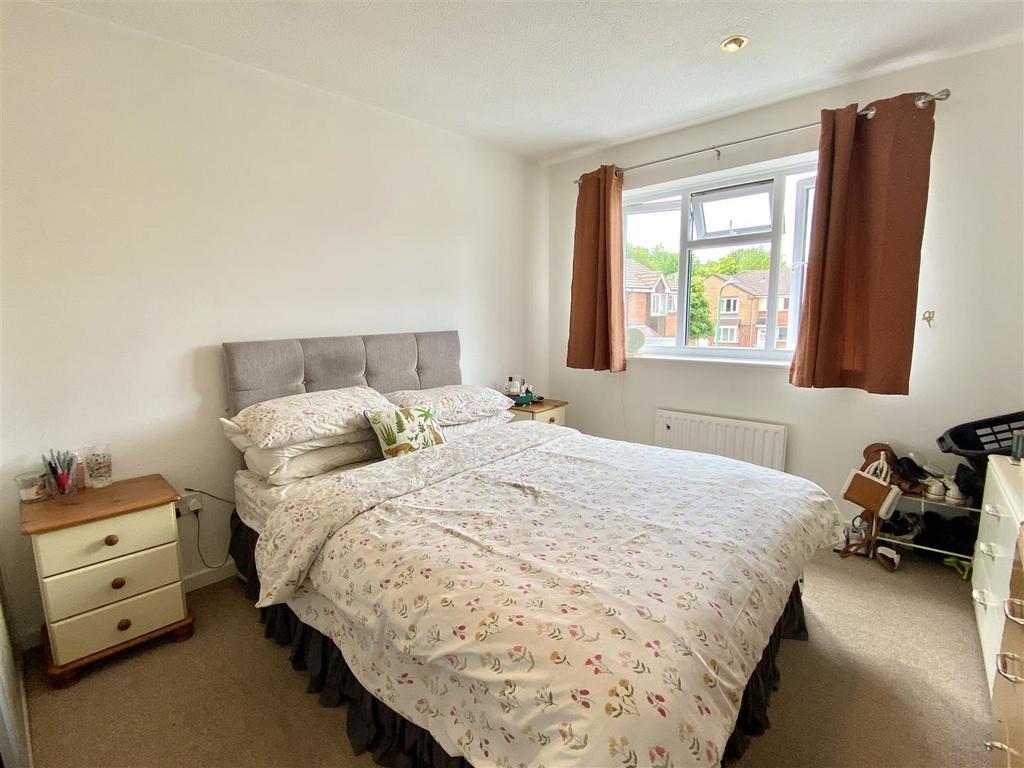 7 Barkstone dr-10.jpg