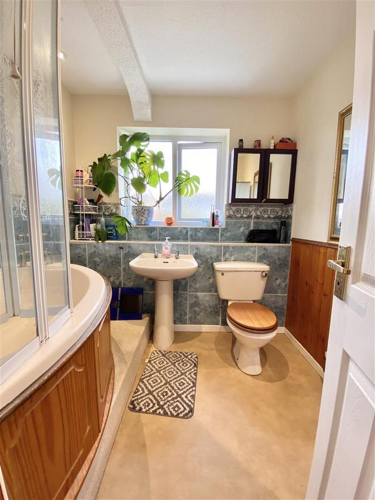 7 Barkstone dr-8.jpg