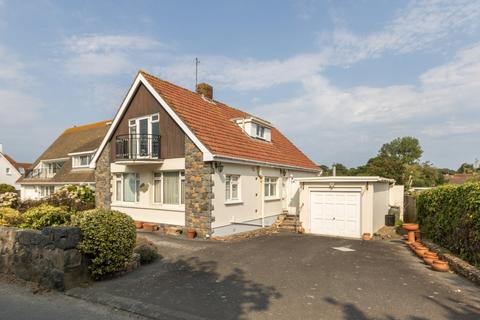 3 bedroom detached house for sale, La Ruette Des Corneilles, Castel, Guernsey
