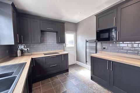 3 bedroom semi-detached house to rent, Park Street, Abergavenny