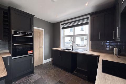 3 bedroom semi-detached house to rent, Park Street, Abergavenny