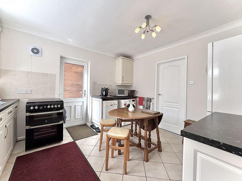 Dining kitchen
