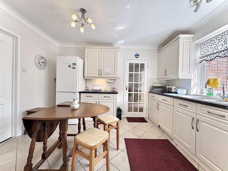 Dining kitchen