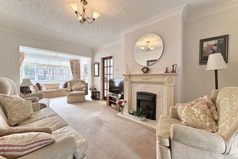 3 bedroom detached house for sale, Gospel End Road, SEDGLEY, DY3 3LT