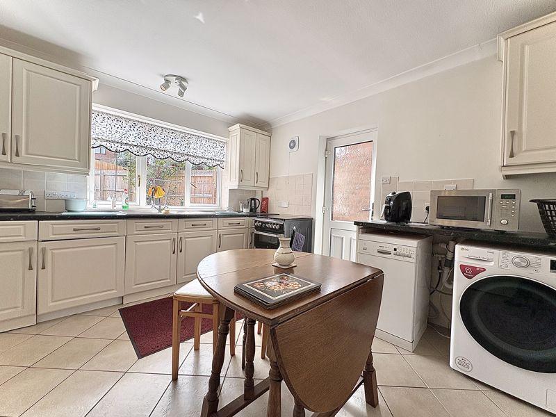Dining kitchen