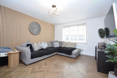 3 bedroom detached house for sale, Buttercup Avenue, Minster