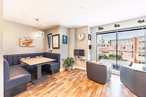 3 bedroom townhouse for sale, Broad Street, Old Portsmouth