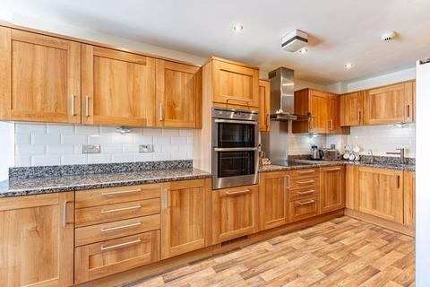 3 bedroom townhouse for sale, Broad Street, Old Portsmouth