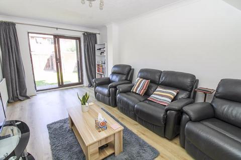 15 Falcon Close, Sandy, SG19 2TA