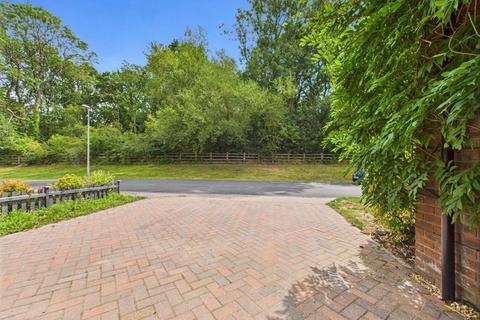 4 bedroom detached house for sale, Jarrett Walk, Telford TF2