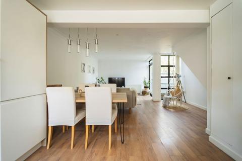 3 bedroom semi-detached house for sale, Avon Buildings, Christchurch BH23