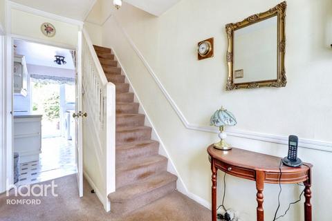 3 bedroom terraced house for sale, Eastbrook Drive, Romford