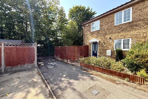 9 Warton Green, Luton, LU2 9TX