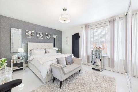 21 Furlong Road, Gloucester, GL1 4UT
