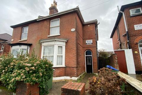 3 bedroom flat to rent, Lodge Road, Hampshire SO14