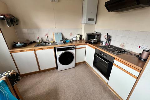 3 bedroom flat to rent, Lodge Road, Hampshire SO14