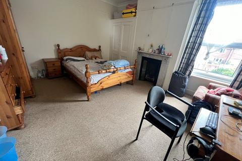 3 bedroom flat to rent, Lodge Road, Hampshire SO14