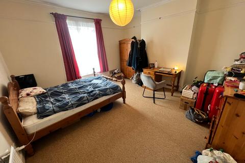 3 bedroom flat to rent, Lodge Road, Hampshire SO14