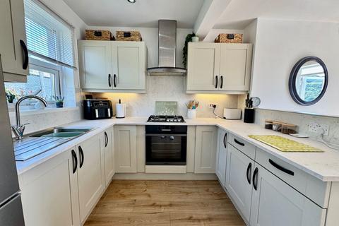 28 Brynhyfryd Terrace, Brynithel, Abertillery, NP13 2HL