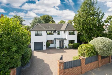 183 Ember Lane, East Molesey, KT8 0BU